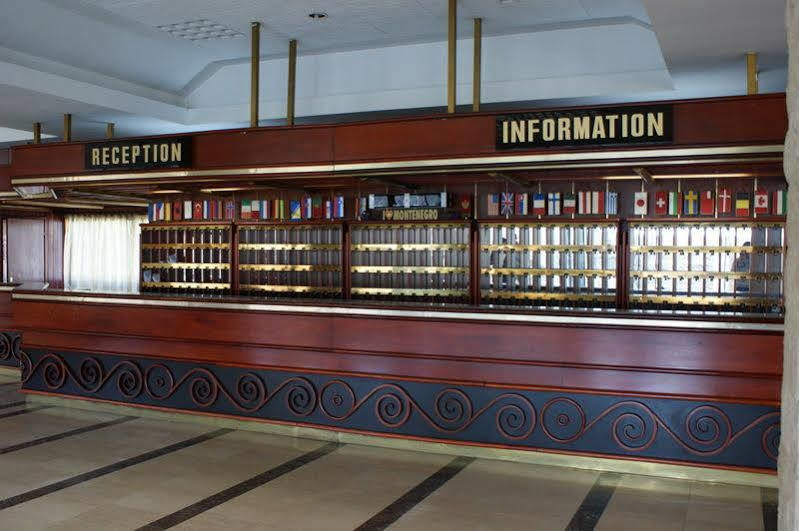 Hotel Grand Цетине Интерьер фото